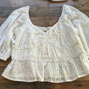 NWT: puff elbow sleeve eyelet shirt